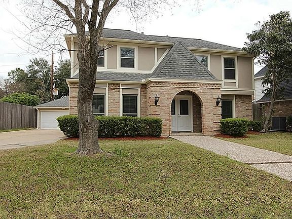 2nd image of 1327 Dominion Dr