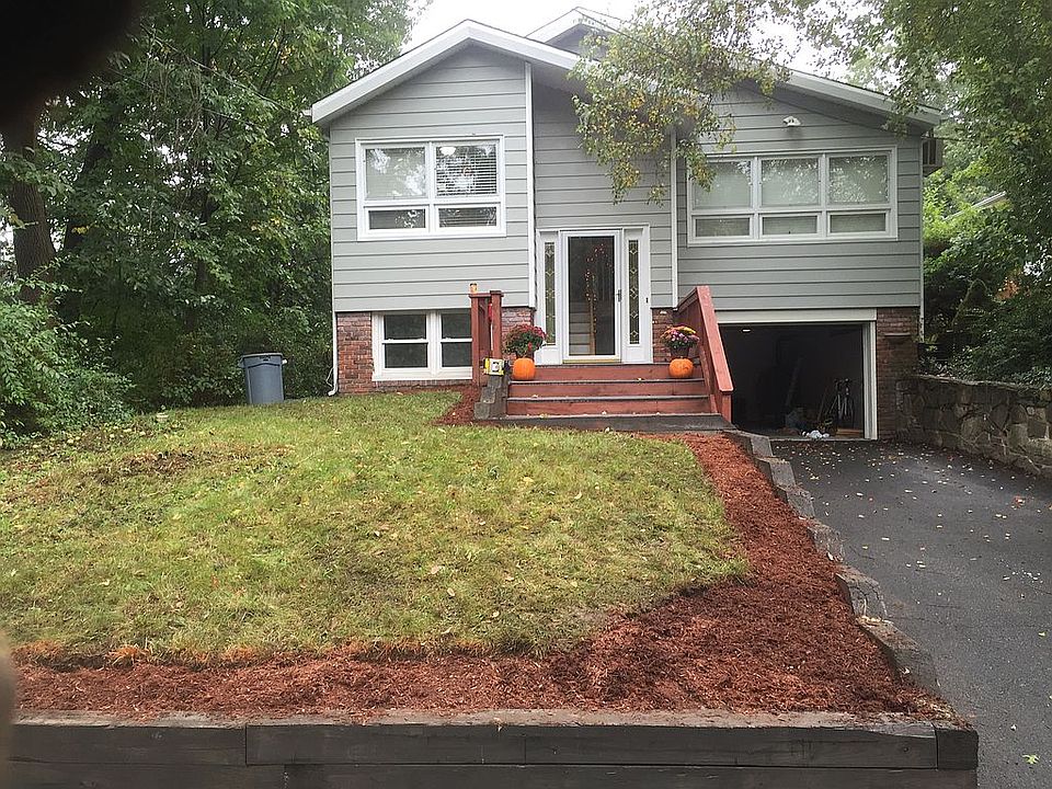 2nd image of 513 Wills Rd