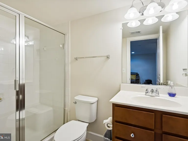 16608 Danridge Manor Dr — Photo 20