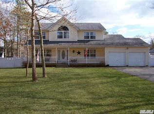 770 Middle Country Rd, Ridge, NY 11961