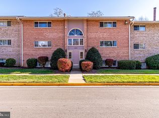 2829 Kalmia Lee Ct #B-202, Falls Church, VA 22042
