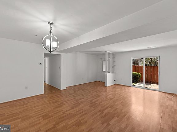 3rd image of 2344 Sun Valley Cir Unit 2