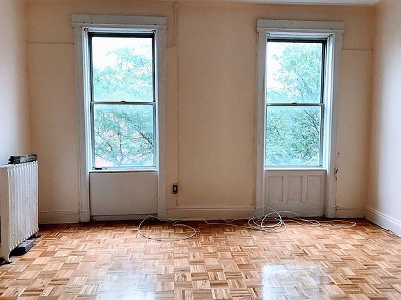 3rd image of 272 Sackett St #6