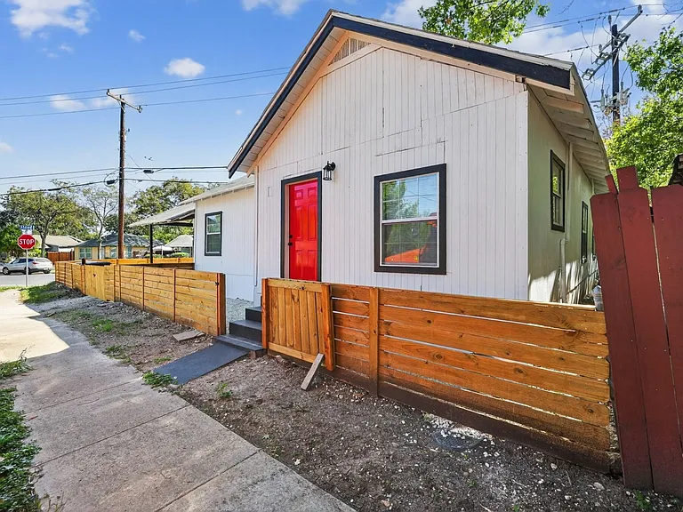 427 Floyd Ave — Photo 10