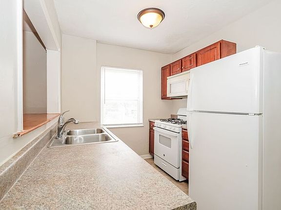 5th image of 1048 Berkeley Rd #D