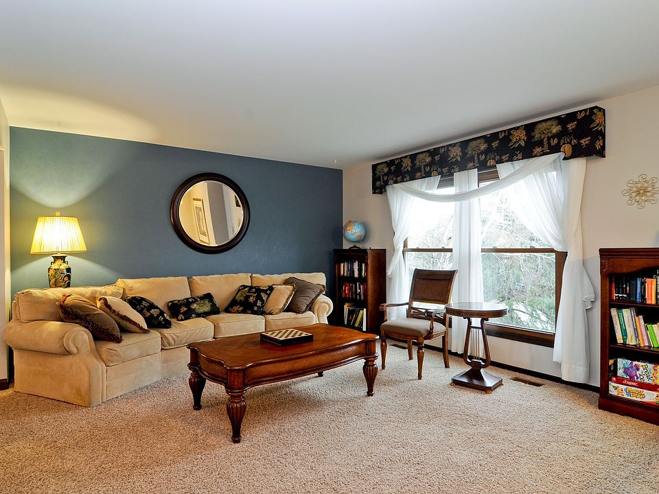 1st image of 1101 Warwick Cir N