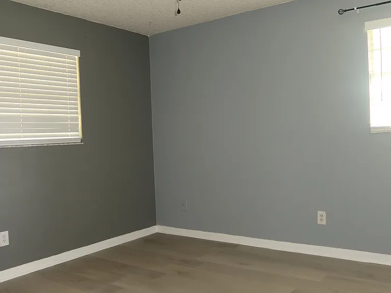 8211 Gwendolyn Rd — Photo 22