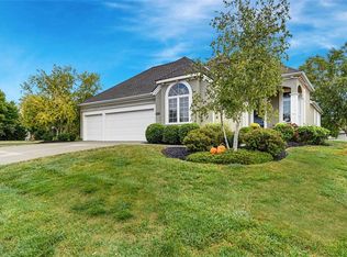 11605 S Carriage Rd, Olathe, KS 66062