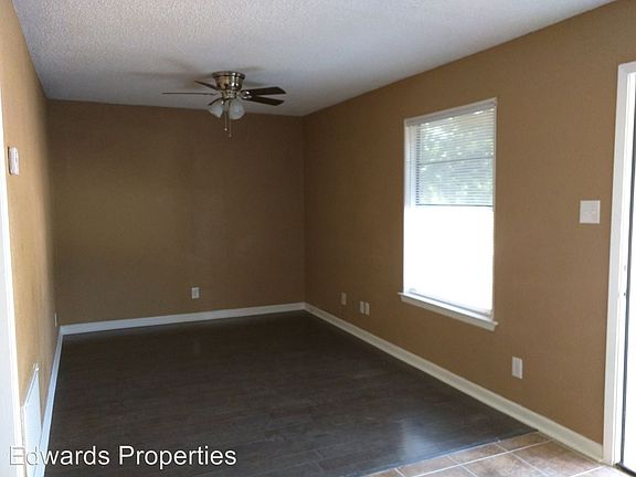 5th image of 512 Wyoming St APT 2