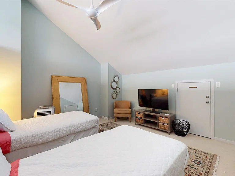 701 Bayshore Ave #701 — Photo 48