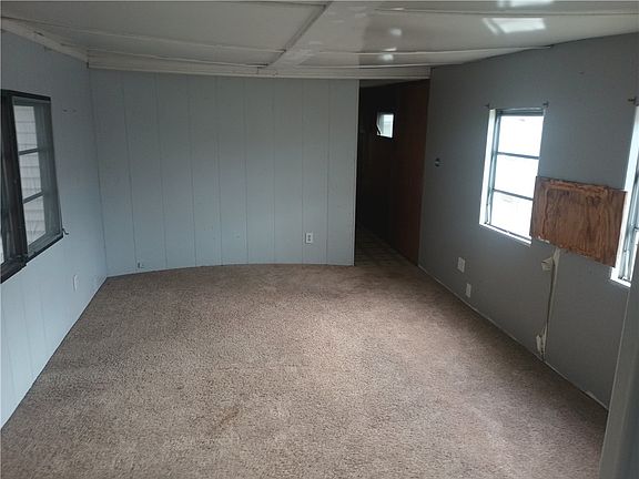 4th image of 109 Emily Dr
