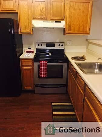 1st image of 609 E Park St