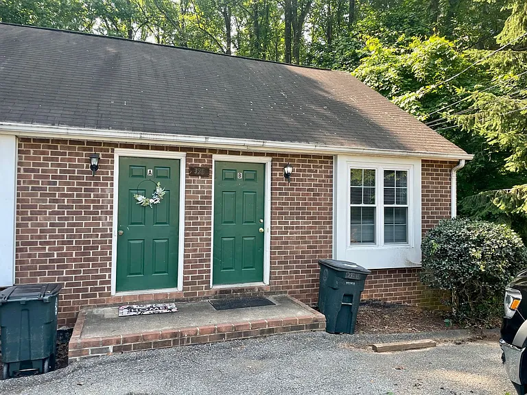 126 Water Gate Dr — Photo 1