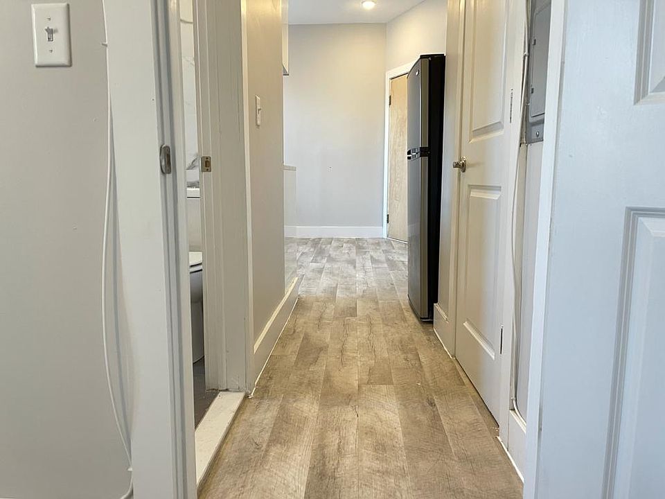 2nd image of 1062 W Side Ave #36E