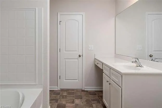 4042 Meredith Woods Ln — Photo 6