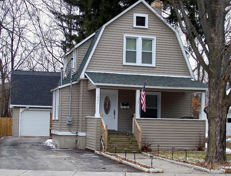 1st image of 1041 Chenango St