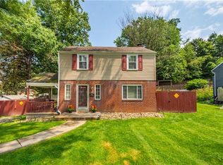 690 Glenrock Dr, Bethel Park, PA 15102