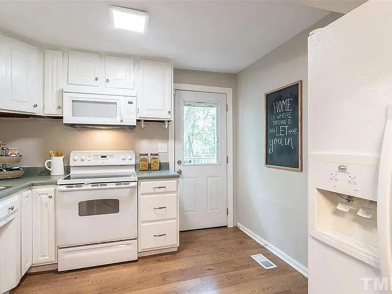 2923 Okelly St — Photo 13