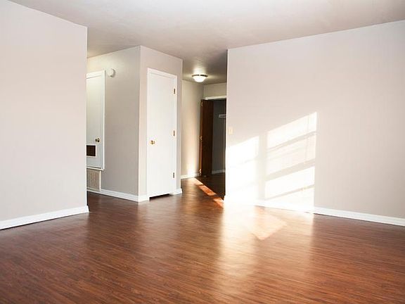 5th image of 1425 Rolling Oaks Dr #1425
