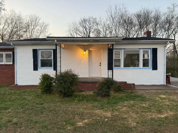 1857 Memorial Dr, Clarksville, TN 37043