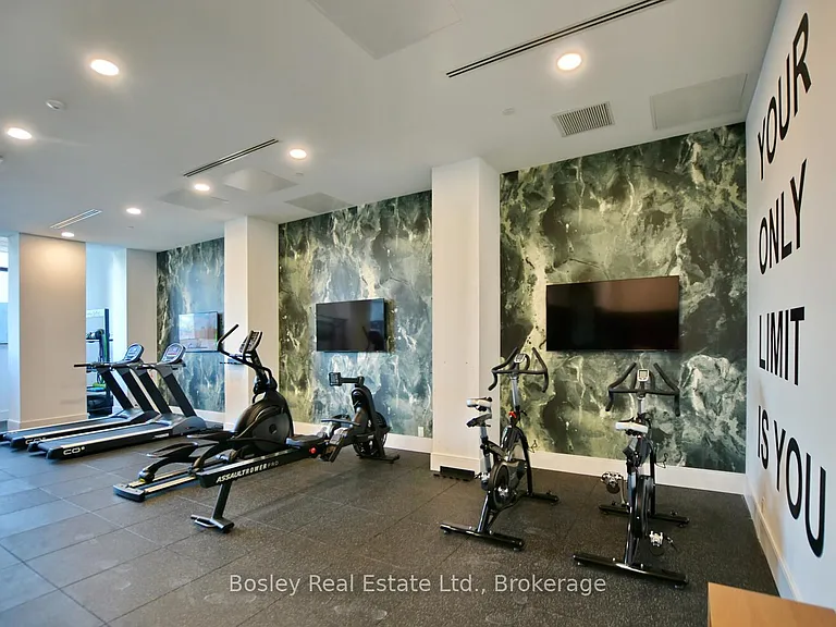 31 Huron St #227 — Photo 6