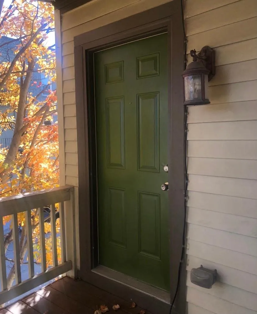 916 E Missouri Ave — Photo 1
