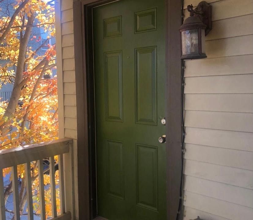 1st image of 916 E Missouri Ave #2
