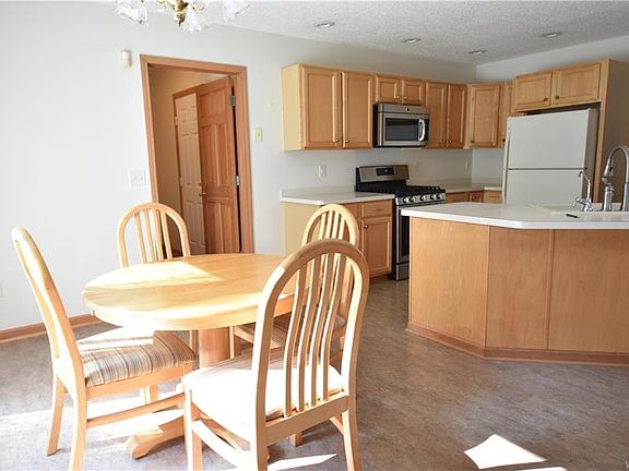 5th image of 3465 Creekview Dr