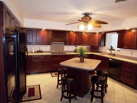 DREAM KITCHEN