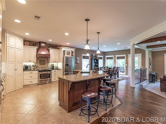 5th image of 353 Fawn Meadows Dr