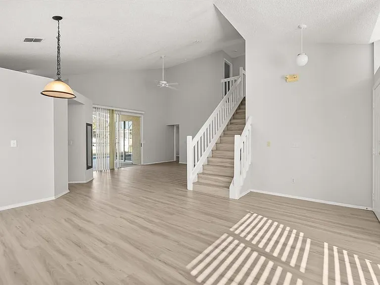 2612 Brookshire Ct — Photo 4