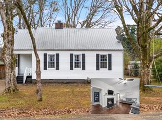 925 Barnabas St, Athens, TN 37303