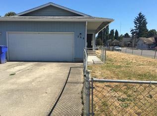 208 SW 4th Ave, Kelso, WA 98626