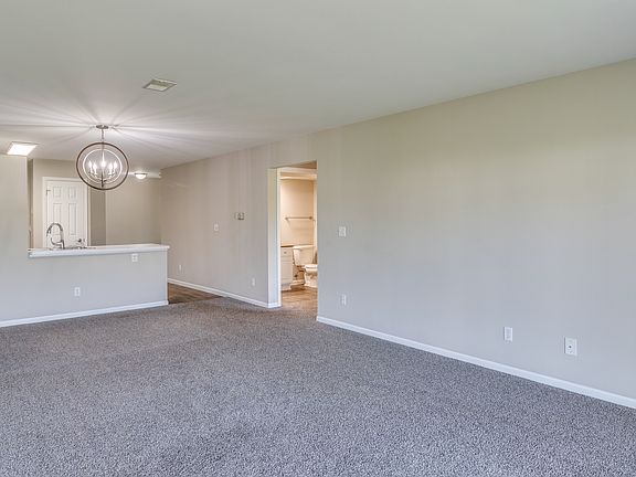 4th image of 152 Gethings Cir