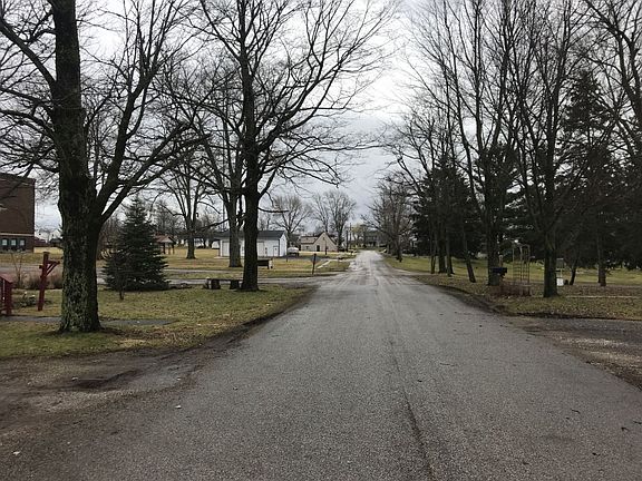 4th image of 237 Township Road 481