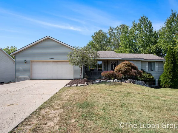 10989 Gayle Ln, Allendale, MI 49401