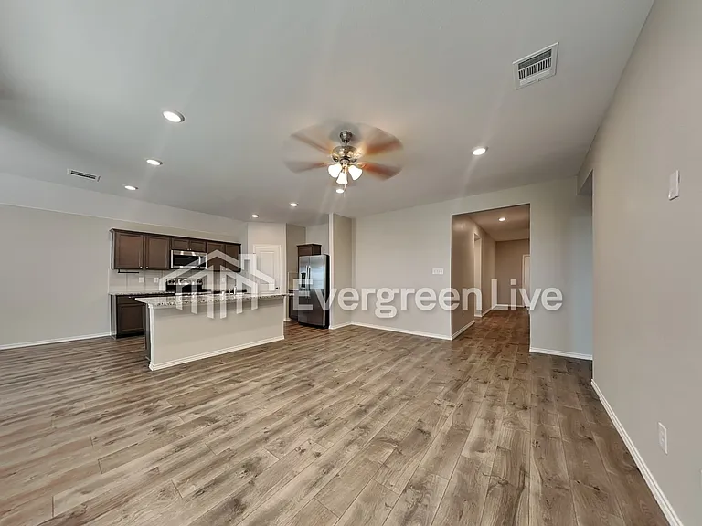 408 Saw Mill Rd — Photo 4