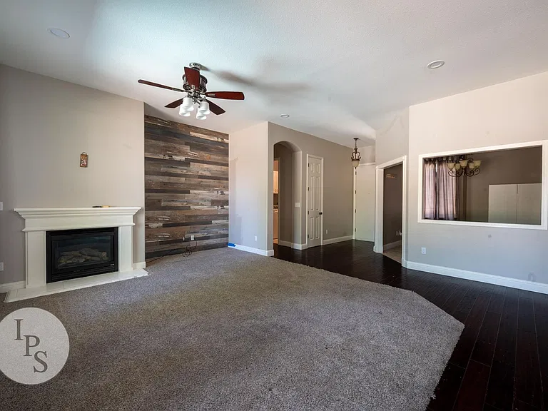 2389 Prescott Ave — Photo 6