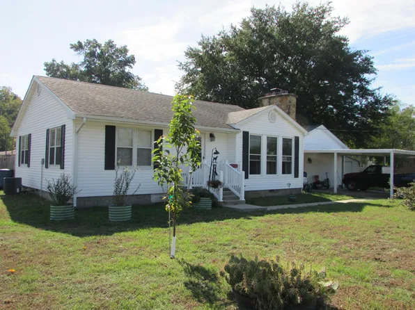 1516 Frisco Street, Seneca, MO 64865