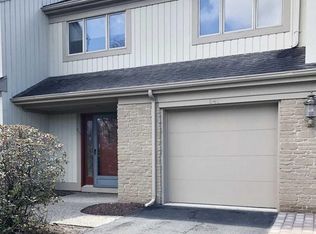 641 Blue Ridge Ln, Mahwah, NJ 07430