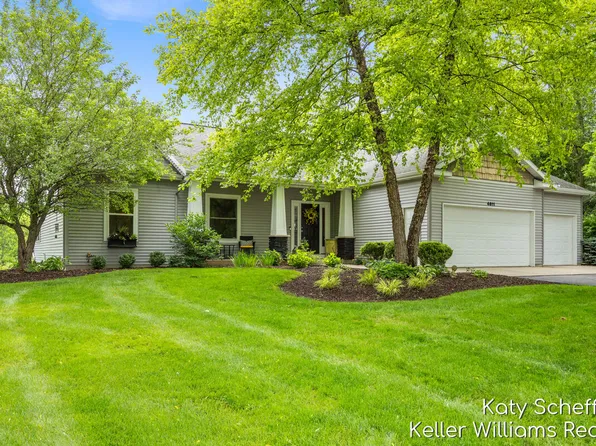 4611 Windcliff Dr NE, Rockford, MI 49341