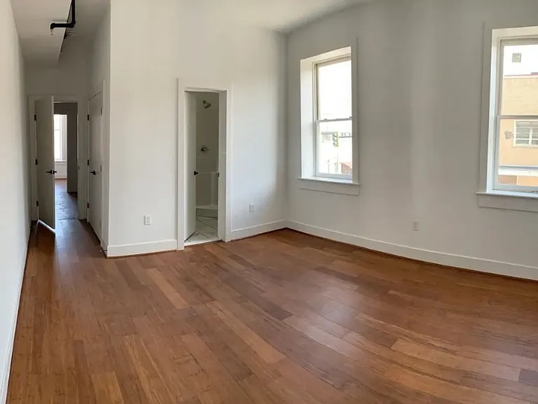 142 N Main St — Photo 9