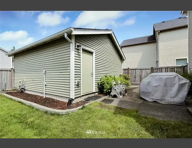 3 bed, 2.5 bath, 1716 sqft, $2,750 — Photo 3