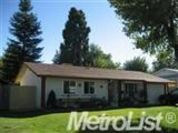 2043 Kellogg Way photo 1