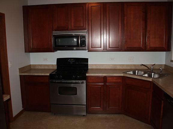 3rd image of 12924 S Blue Spruce Dr