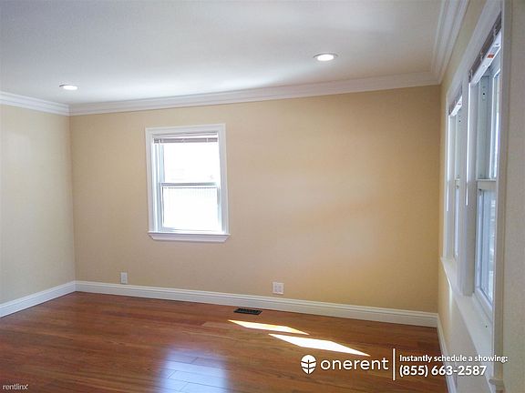3rd image of 1042 Eugene Ave