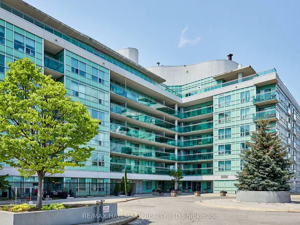 60 Fairfax Cres #Penthouse 702, Toronto, ON M1L 0E1