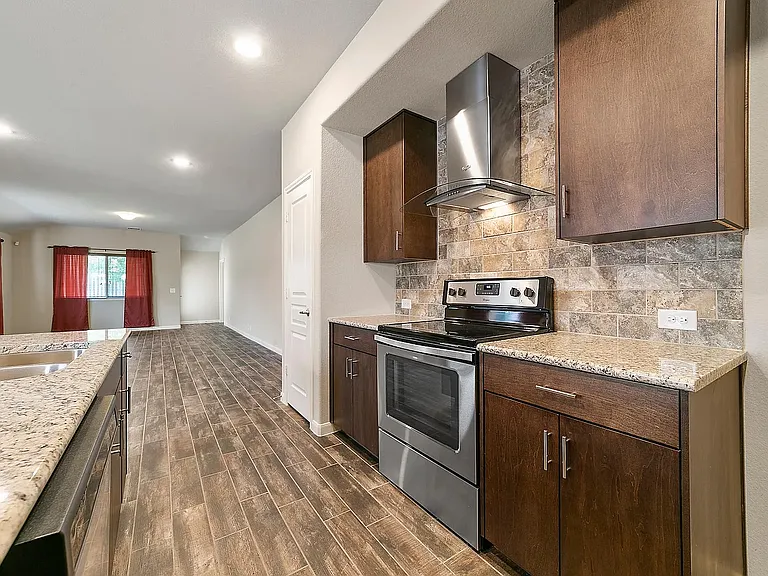 485 Harding Ln — Photo 30