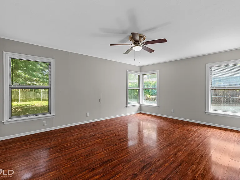 406 Monrovia St — Photo 17