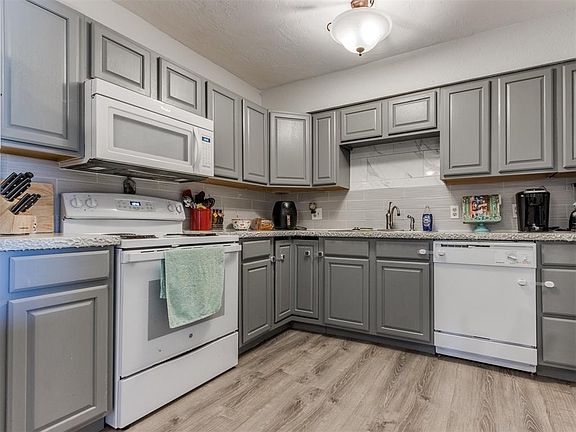3rd image of 401 12th Ave #273